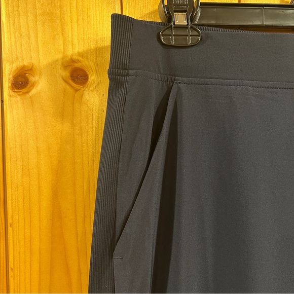 Athleta Women's Brooklyn Mid Rise Ankle Pants Navy Blue Size 12 - Picture 7 of 10